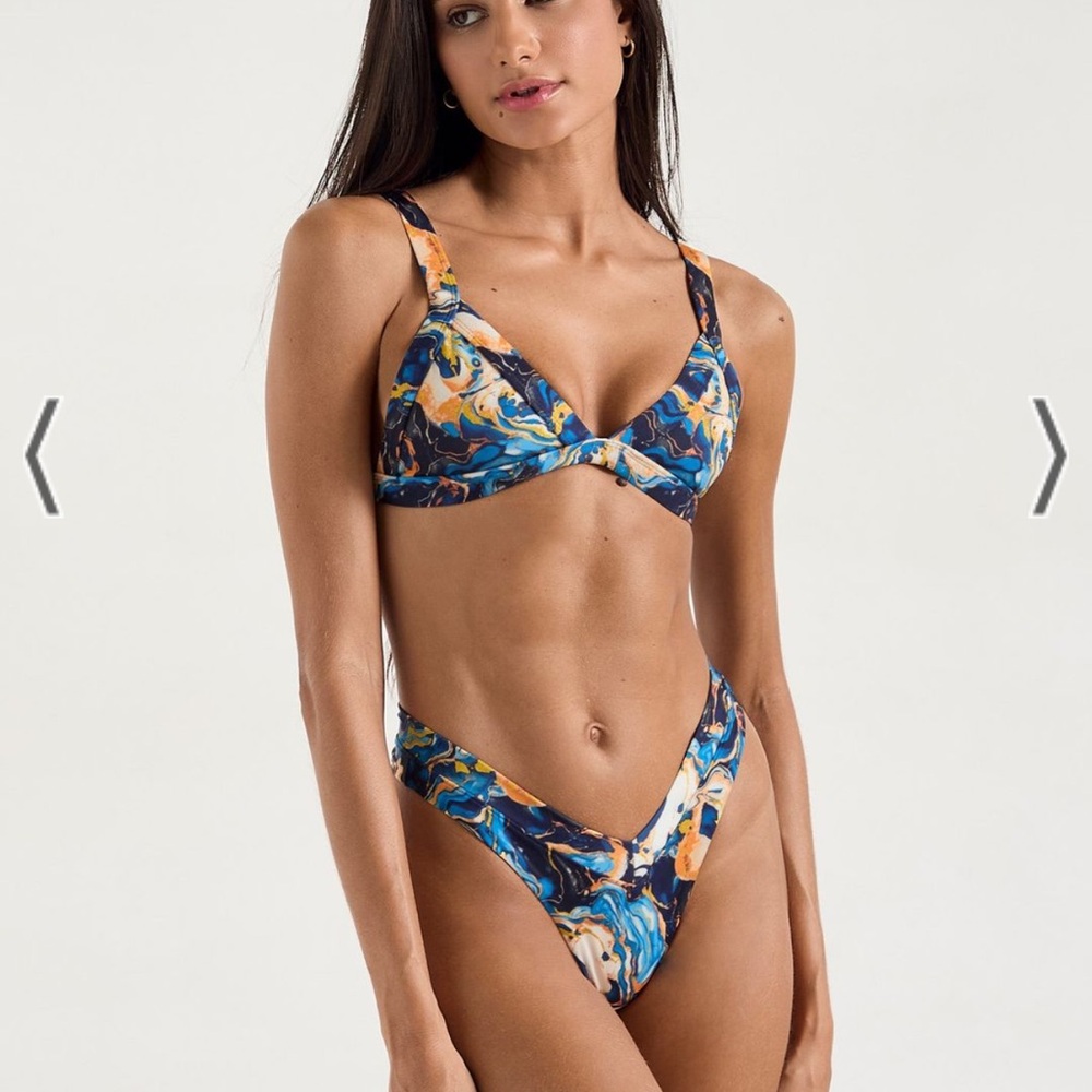 Oneone swim bikini top